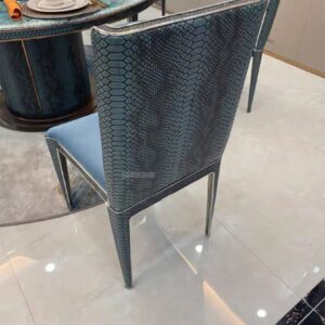 Bàn ăn hiện đại tại Bạc Liêu